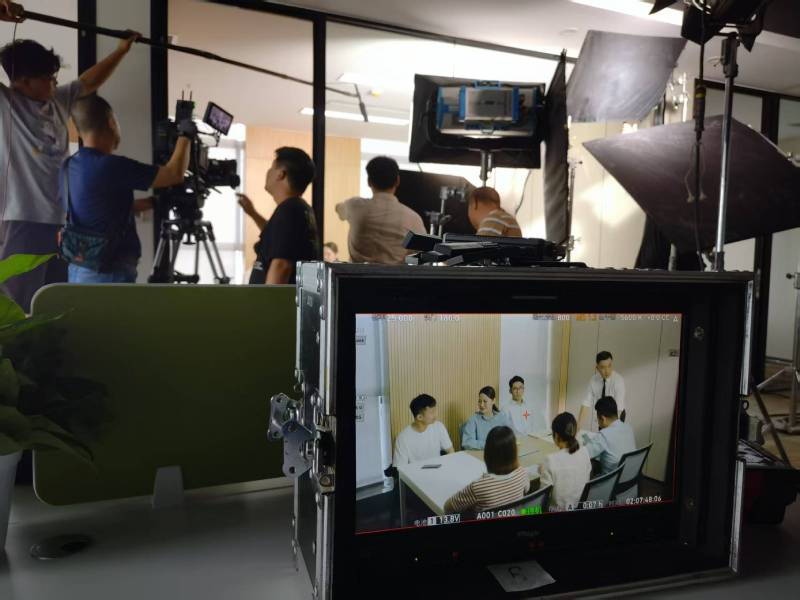 西秀区TVC拍摄公司：科技产品视觉化大师，诠释未来感与功能美学